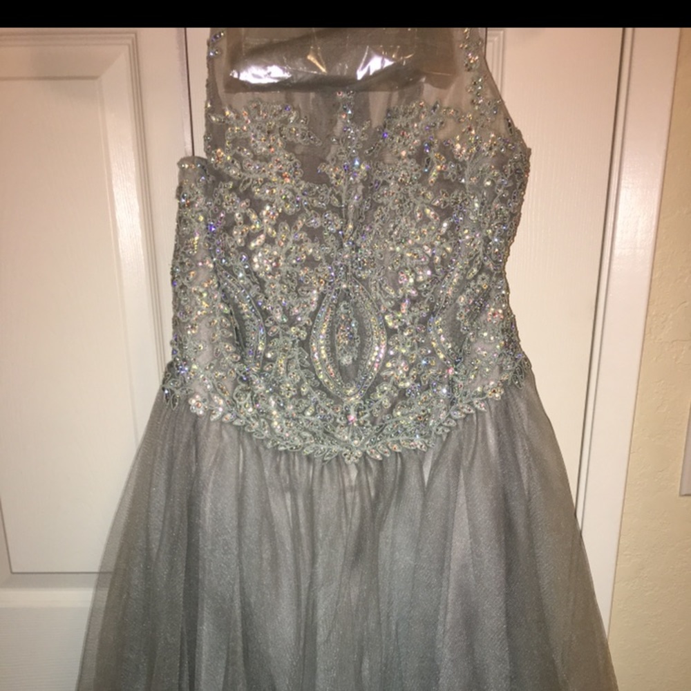 Prom dress - Picture 2 of 2